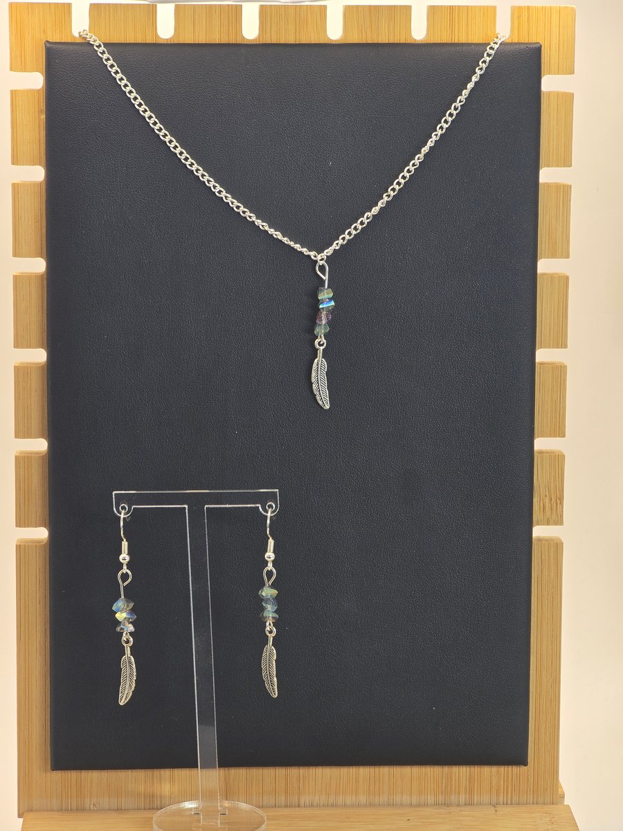 Glass Chip with silver metal charm feather necklace and earrings Jewellery Set