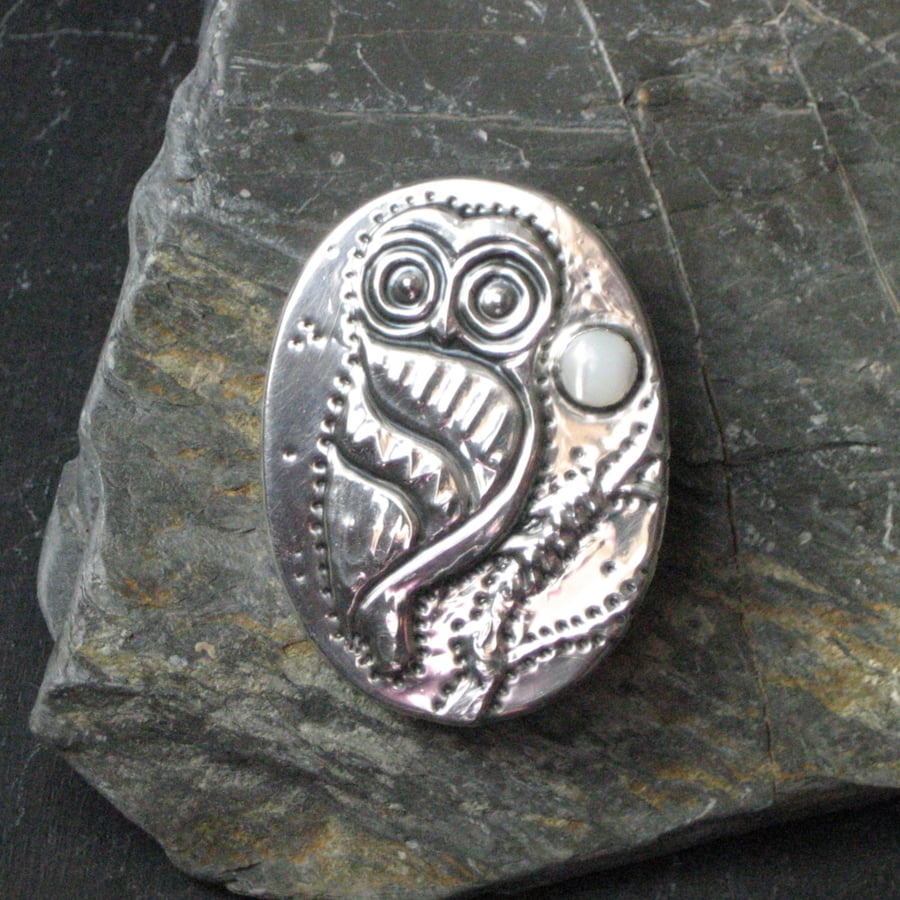 Owl Brooch in Silver Pewter with Mother of Pearl