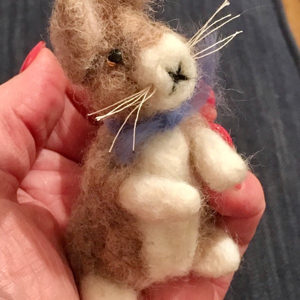 Needlefelt rabbit pocket pet wool wildlife sculpture pets 