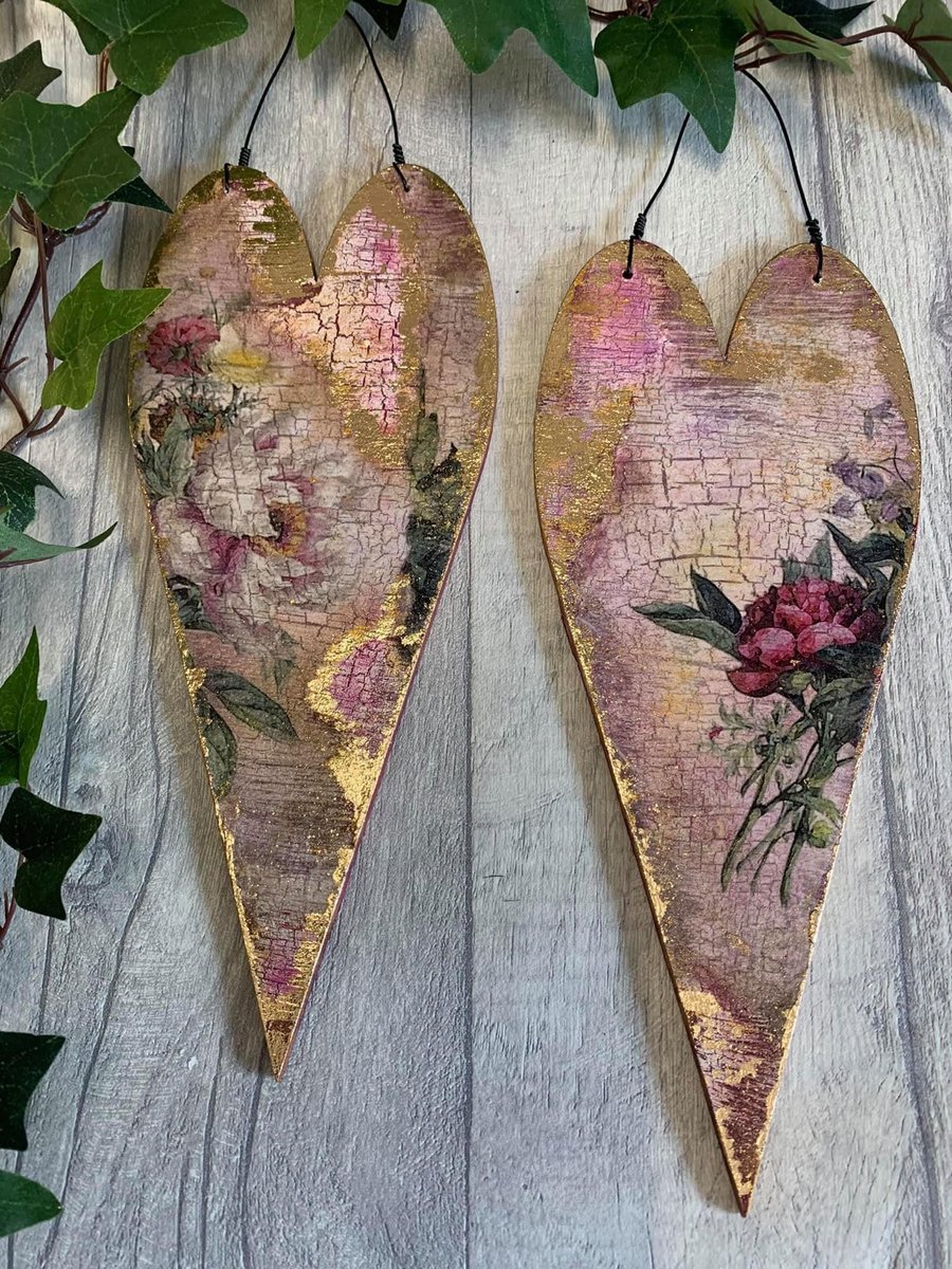 Peony Design Vintage Effect Wooden Hearts (Set of 2)