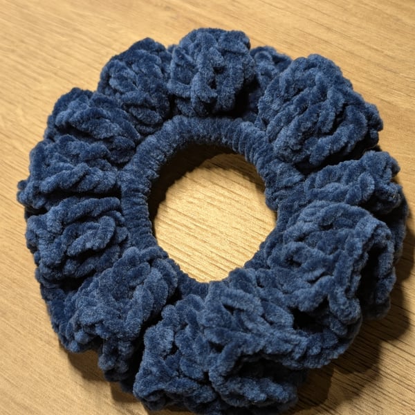 Crocheted Ruffle Scrunchie in Navy