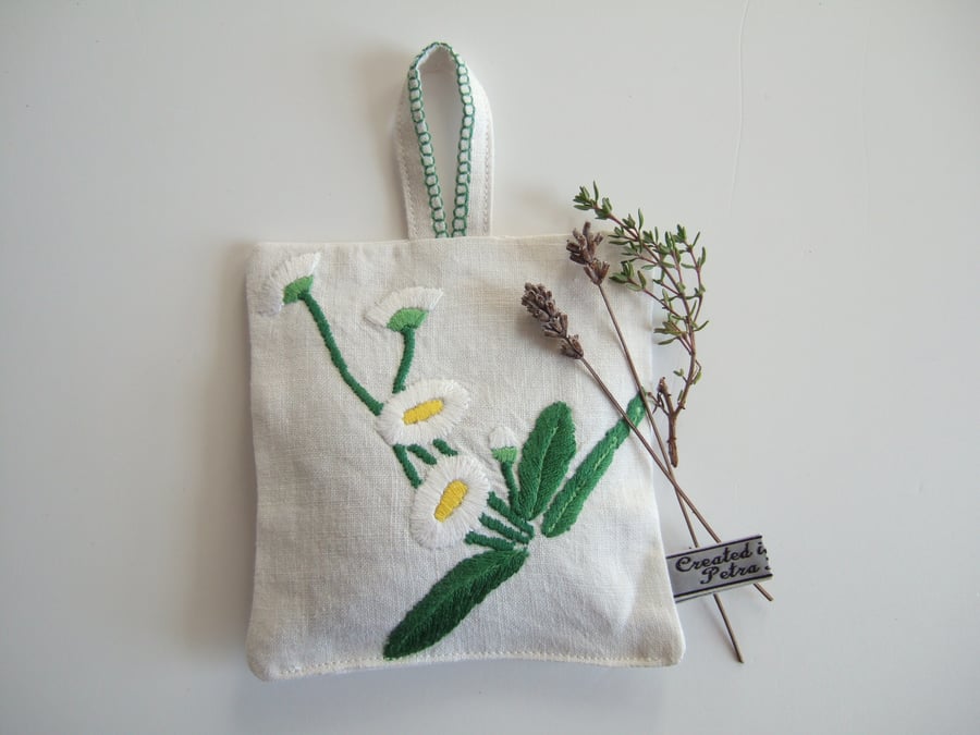 Vintage daisy embroidery lavender bag with Yorkshire lavender. Larger size.