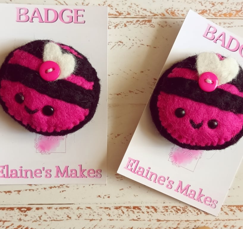 Hand sewn wool blend felt 'busy bee' badge on a printed back card (hot pink)