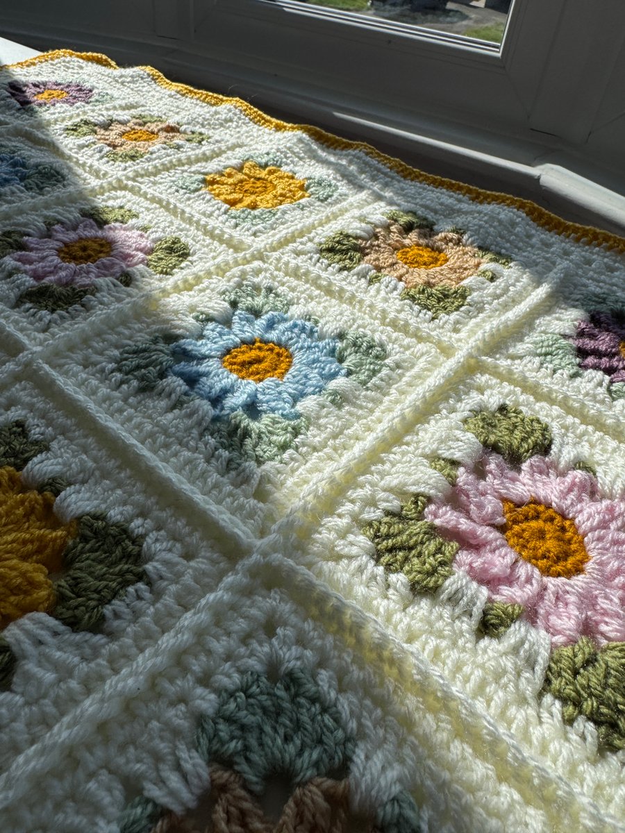 Vintage Style Crochet Baby Blanket 