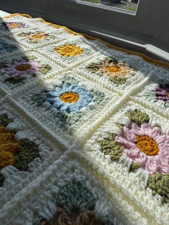 Vintage Style Crochet Baby Blanket 