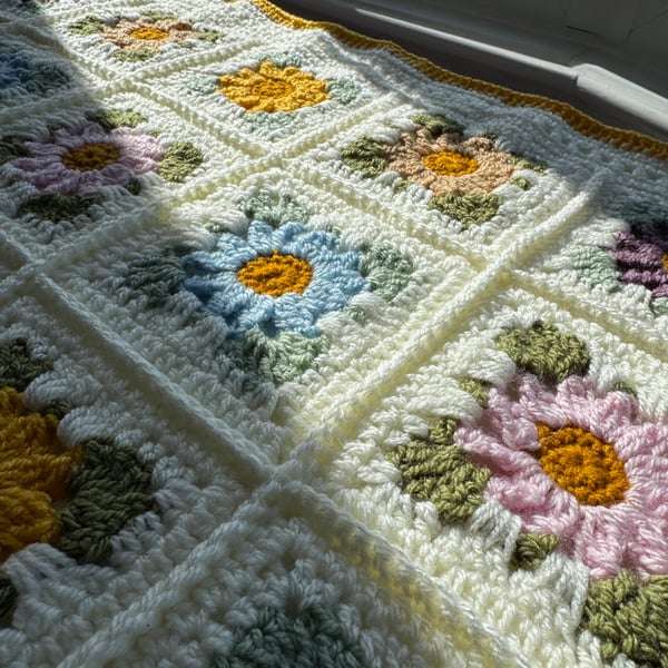 Vintage Style Crochet Baby Blanket 