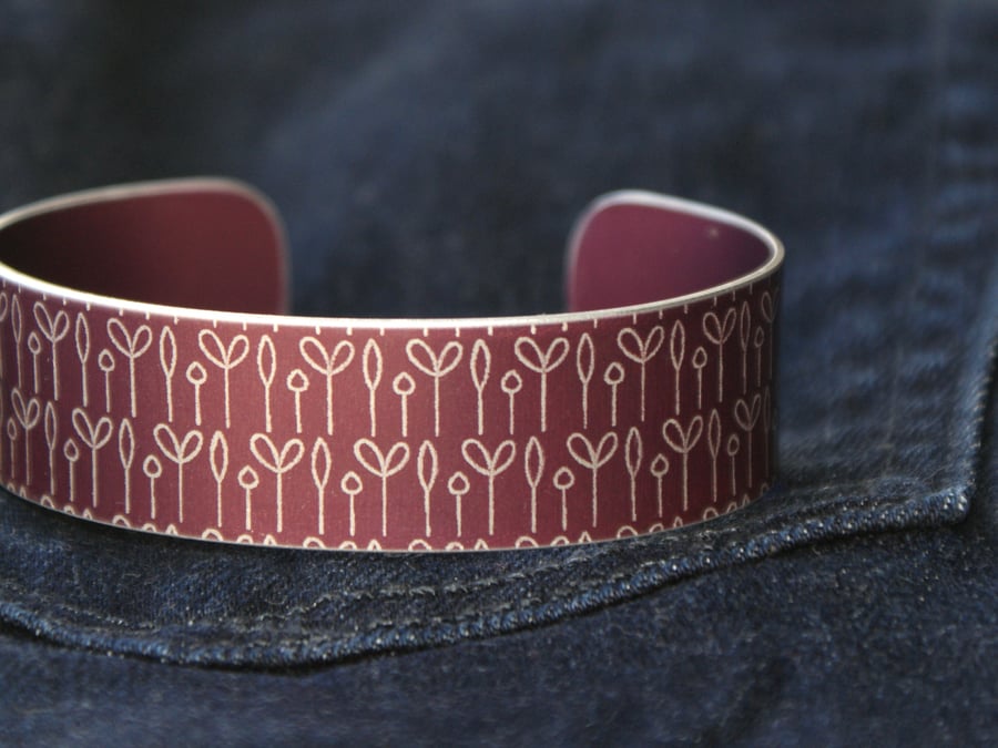 Geometric spring buds print cuff bracelet raspberry