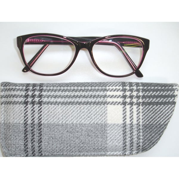 Tartan Tweed Glasses Case Grey and Cream Plaid Check Spectacles Specs Sleeve