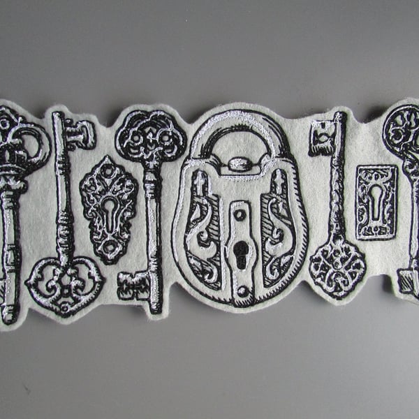 Victorian Steampunk Keys Embroidered Sew on Applique Patch