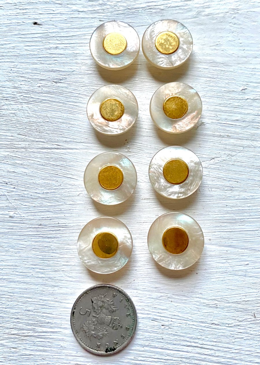 1.5cm Pearlescent buttons with a hint of beige