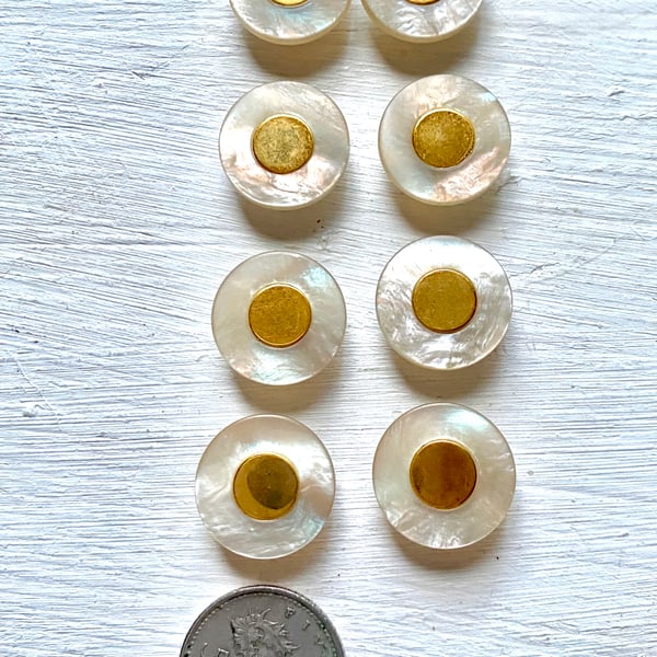 1.5cm Pearlescent buttons with a hint of beige