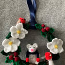 Wreath White Mouse in Winter design