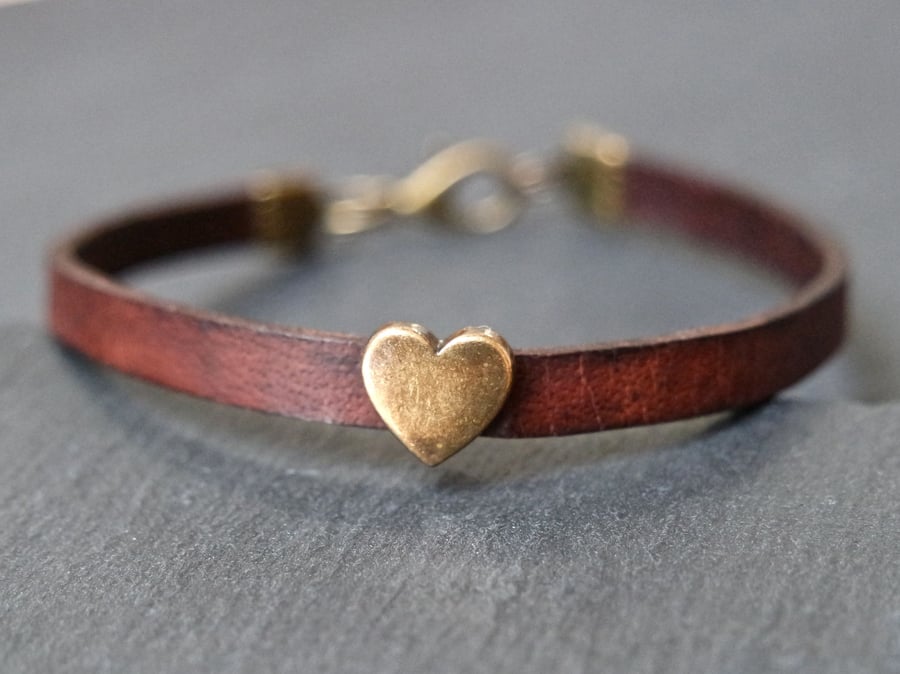 Leather bracelet - Heart dark brown antique gold