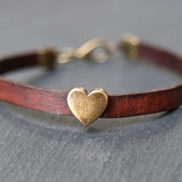 Leather bracelet - Heart dark brown antique gold