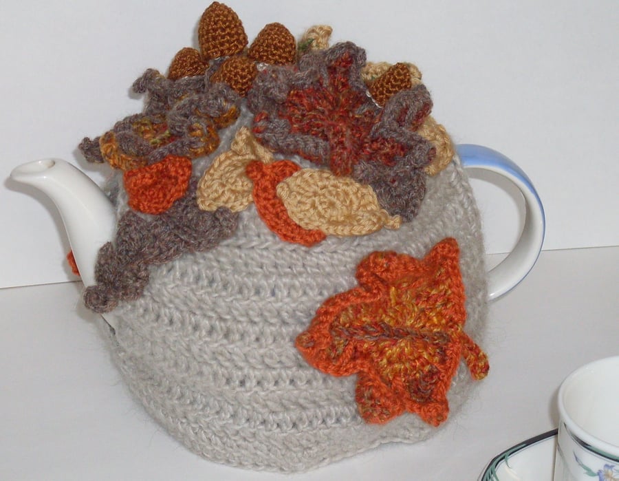 Autumn leaf tea cosy 