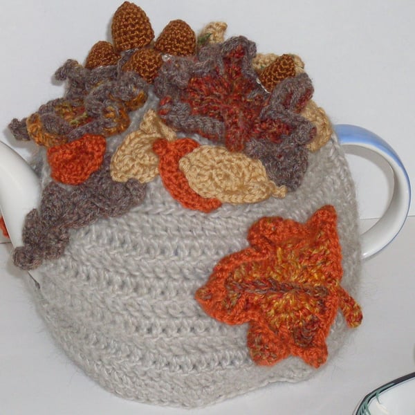 Autumn leaf tea cosy 