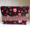 Make-up bag in brown owl print