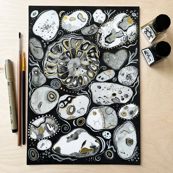 Pebbles & Ammonite