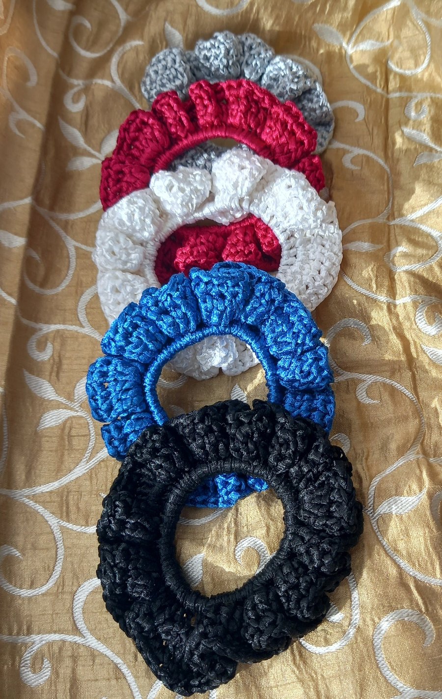 Crochet festive scrunchies, set of 5 scrunchies, crochet hair ties, Christmas sc
