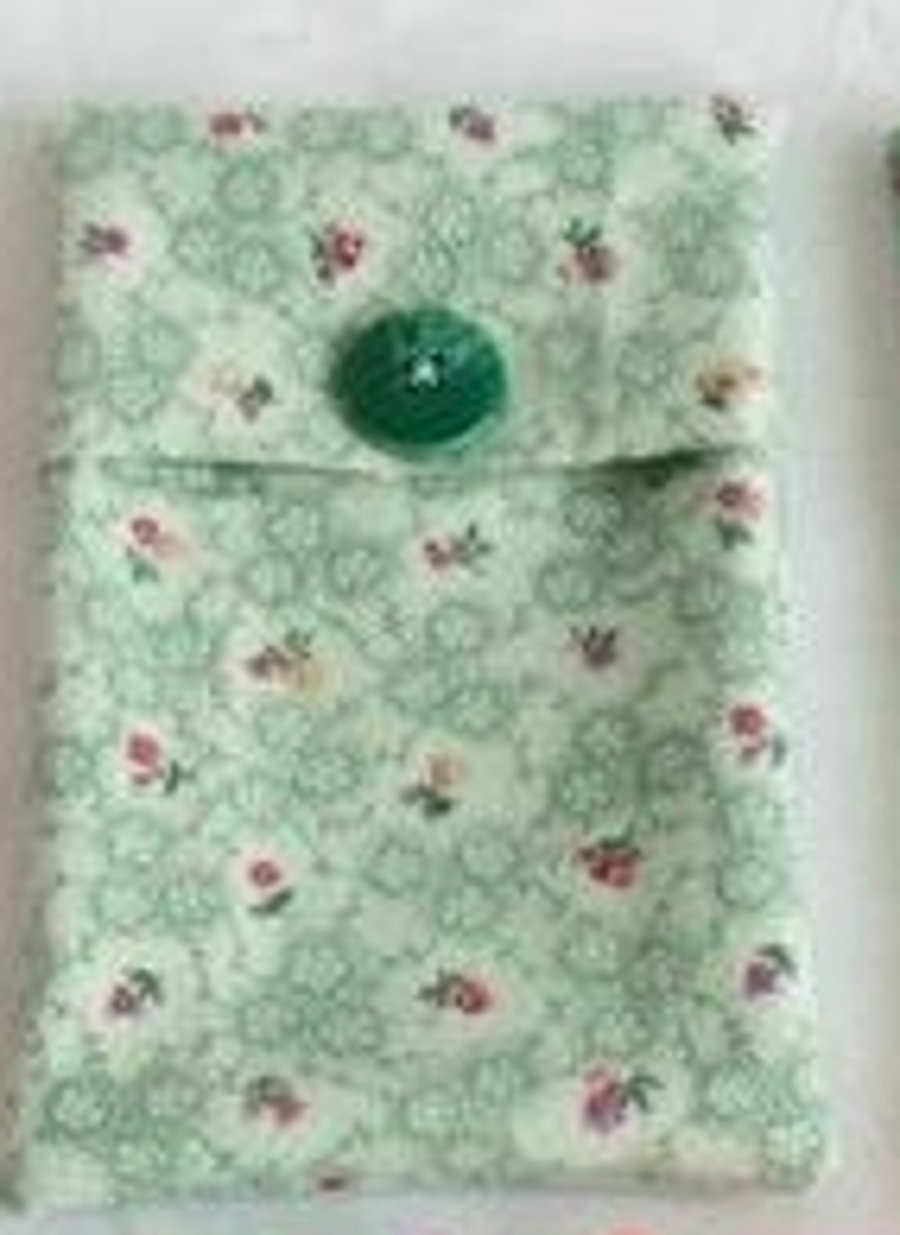 green floral cotton tampon holder, discrete tampax pouch for your bag