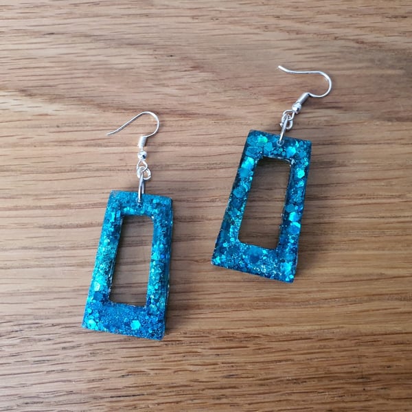 Sparkly Blue Retro Style Drop Earrings