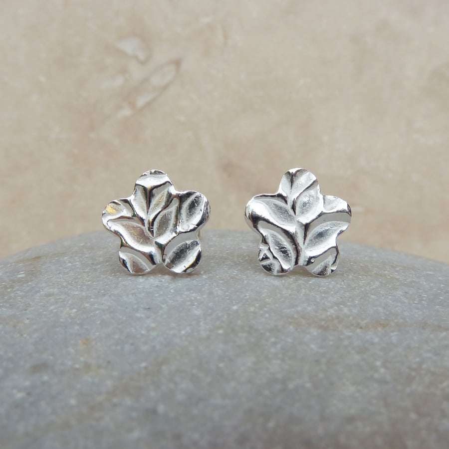 Fine and Sterling Silver Flower and Leaves Stud Earrings - STUD065