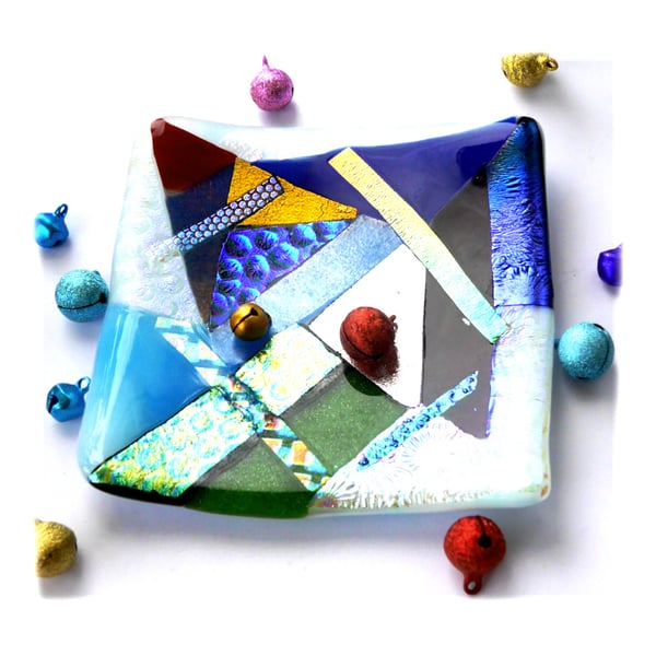 Abstract Dichroic Fused Glass Trinket Dish 002 11cm 