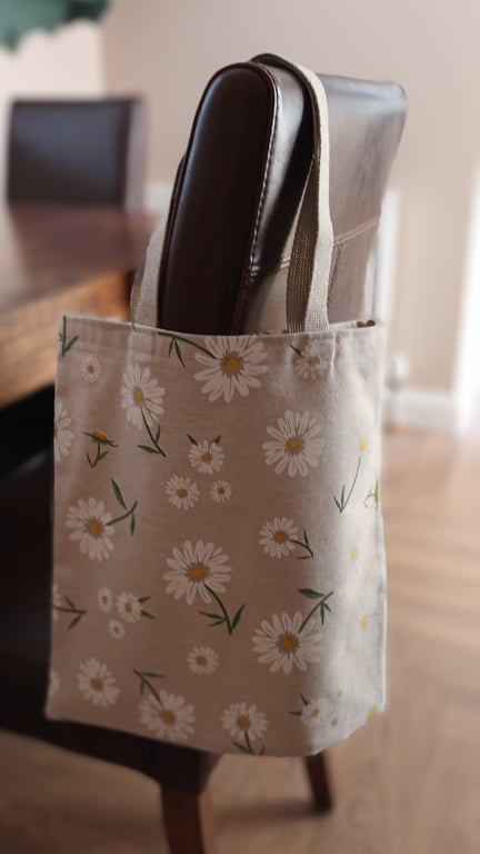 White Daisies Tote Bag, Shopper. Natural Linen look. With Free Delivery