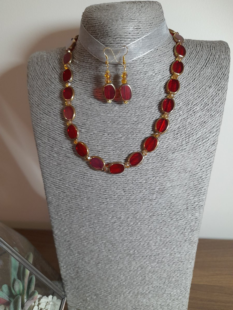 UNIQUE HANDMADE RED AND GOLD NECKLACE AND EARRING SET.