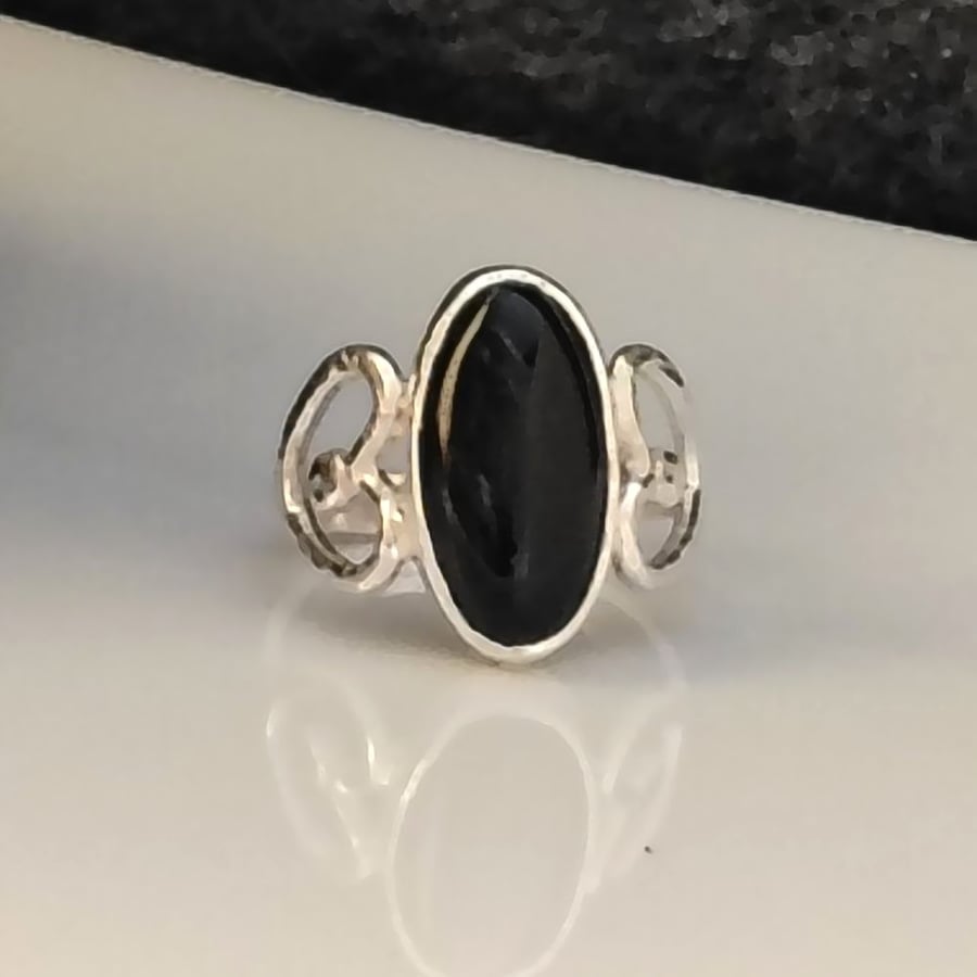 Black Agate Ring sterling silver Heart decoration