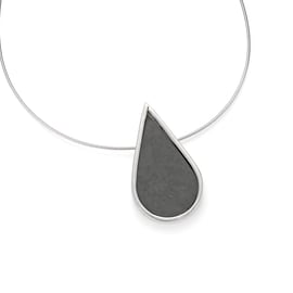 Pizarra by Feha - minimalist pendant in silver and polished slate