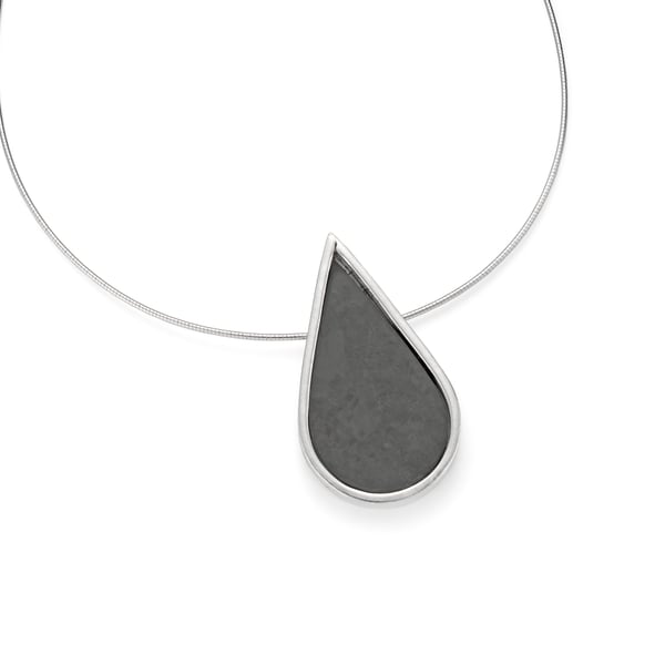 Pizarra by Feha - minimalist pendant in silver and polished slate