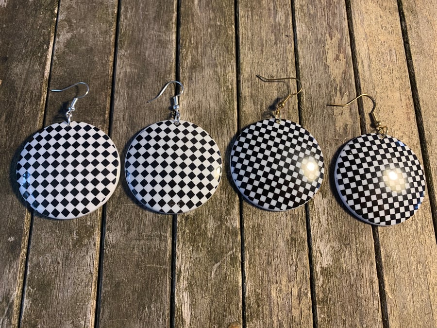 Checkboard circle earrings