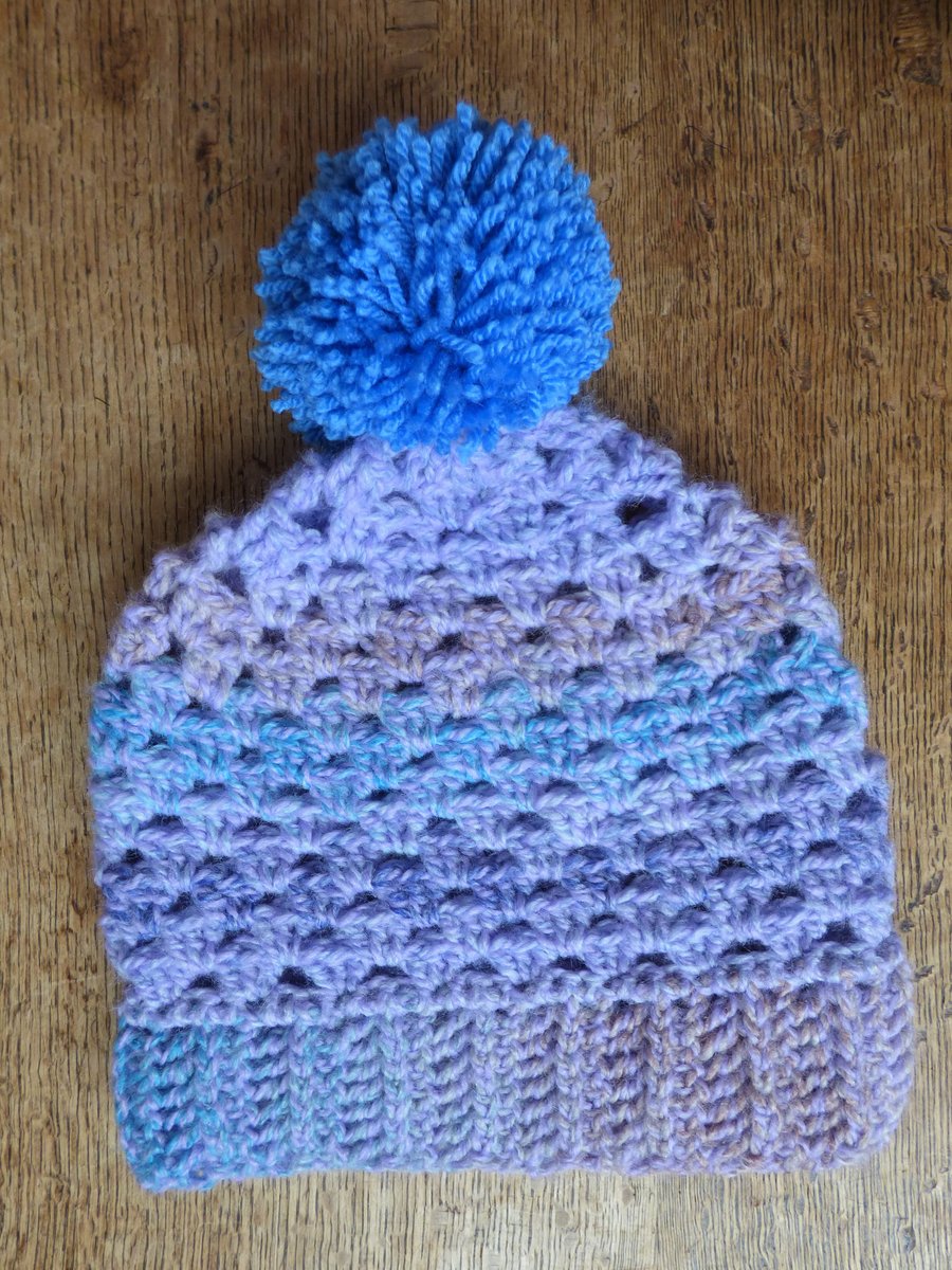 Lilac and blue pompom bobble hat (age 2-3)