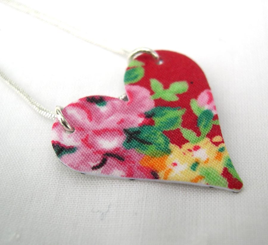 Hardened Fabric Red Heart Floral Necklace