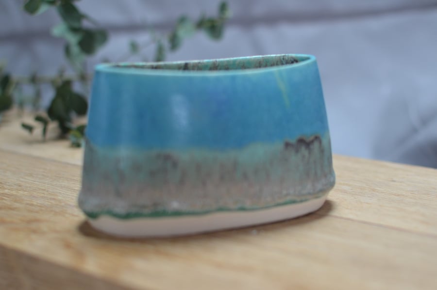 Super Seconds Saturday - Small Skyline oval seascape pot 2