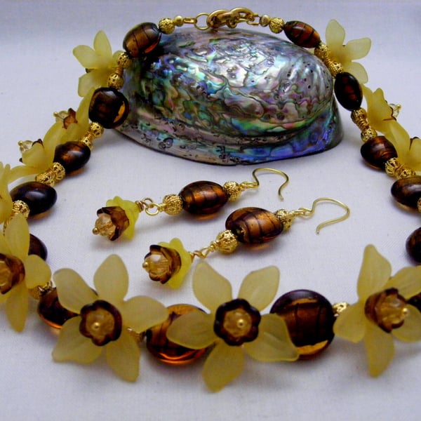 Brown Gold and Lemon Flower Jewellery Set