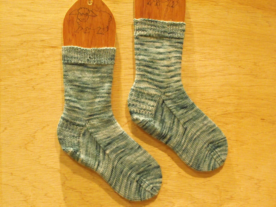 Hand knitted merino wool socks SMALL size 4-5