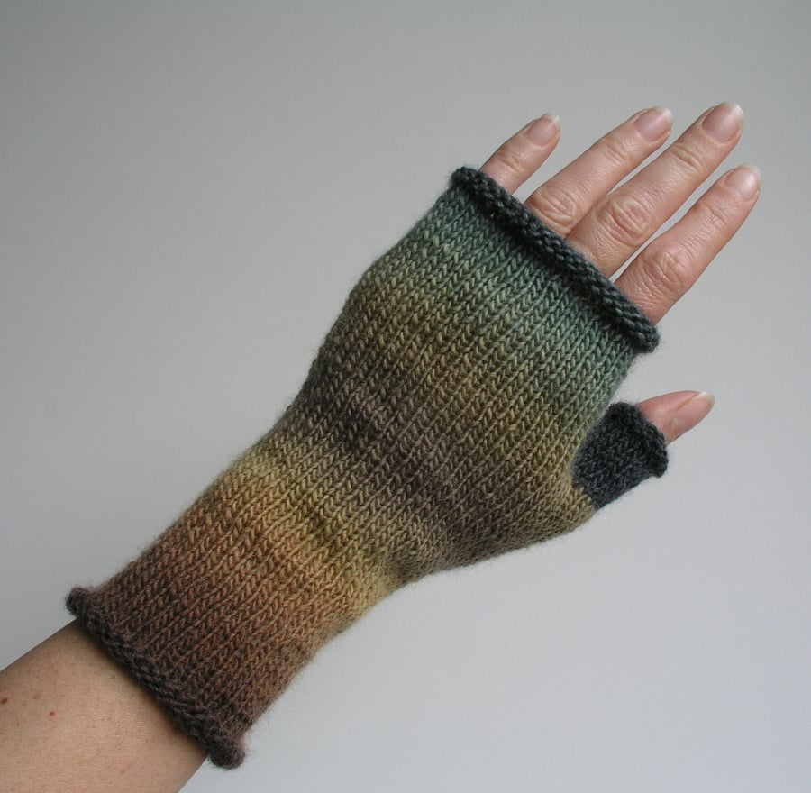  Fingerless gloves  wrist warmers