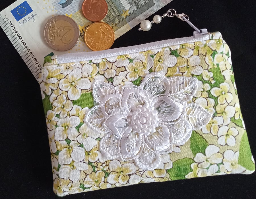 Flower Lace and Pearl coin purse 189E