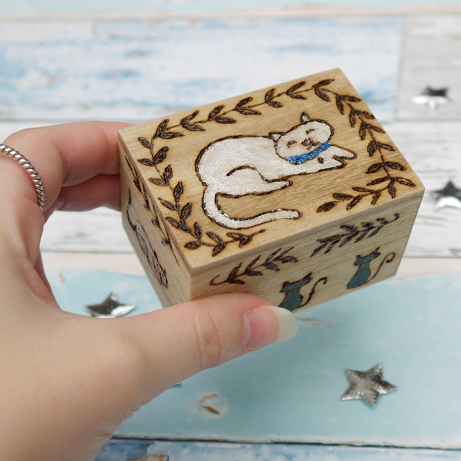 Mini Cat Pyrography Trinket box