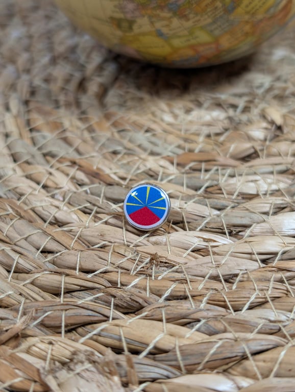 Réunion Flag Map Pin – French Overseas Travel Map Push Pin for Wooden Maps