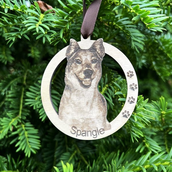 Personalised photo engraved Christmas ornament. Design C9