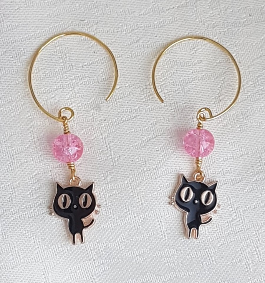 Gorgeous Black Cat charm earrings Pink beads - Gold tones