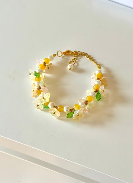 Beaded flower bracelet