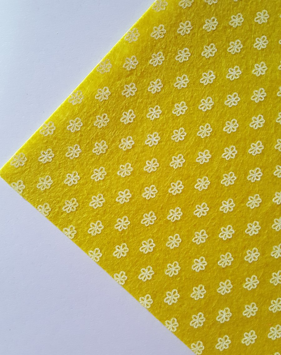 1 x Printed Felt Square - 12" x 12" - Flowers - Bright Yellow 