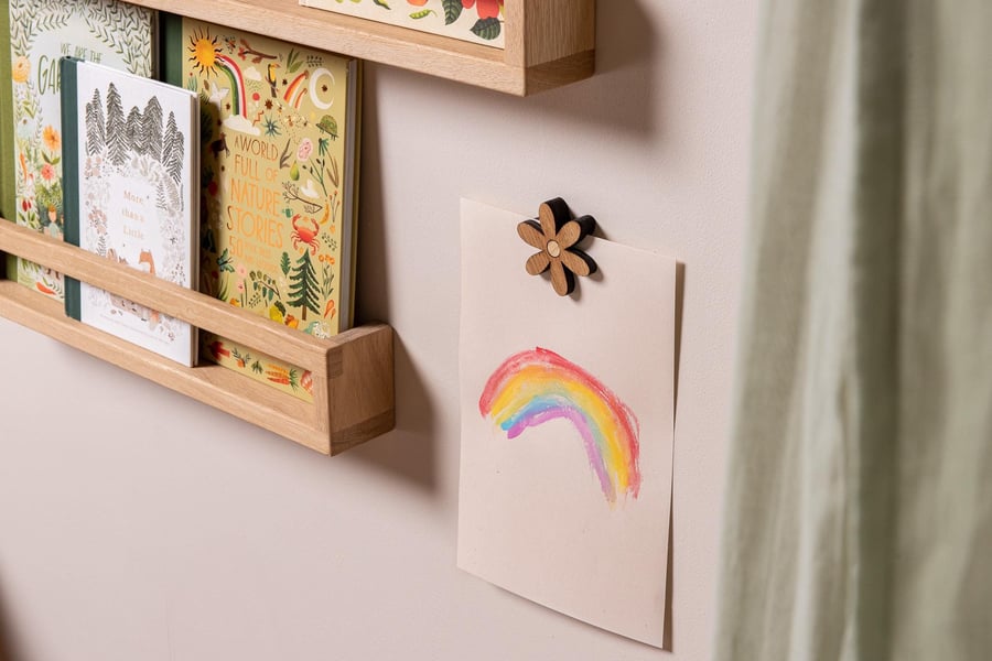 Flower Wall Magnet - Oak and Ash. For Holding Children's Artwork, Posters