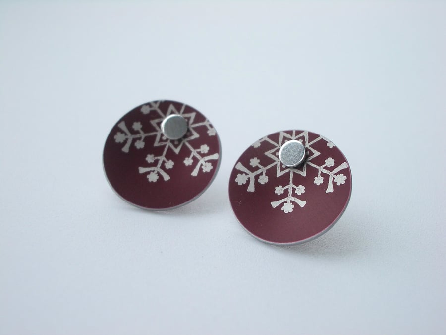 Christmas snowflake winter stud earrings in burgundy 