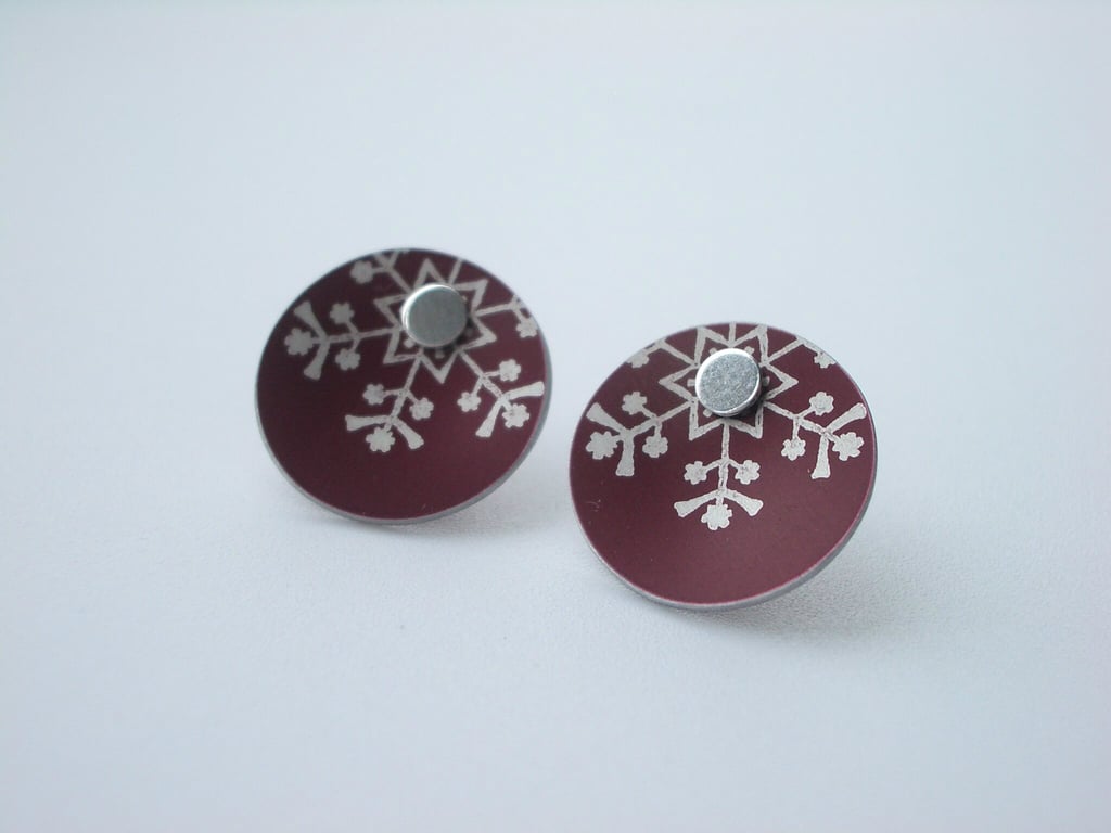 Christmas snowflake winter stud earrings in burgundy 