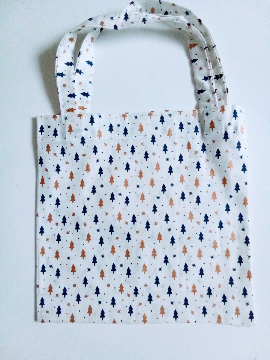 Xmas gift bag, 100% cotton bag, white Christmas gift bag, xmas trees